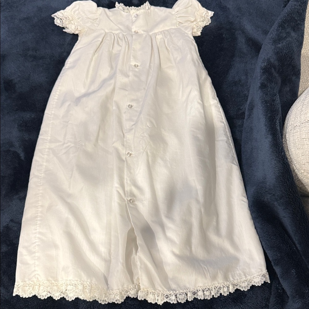 Vintage Elegant White Lace Kids Dress with Bonnet - Picture 9 of 10